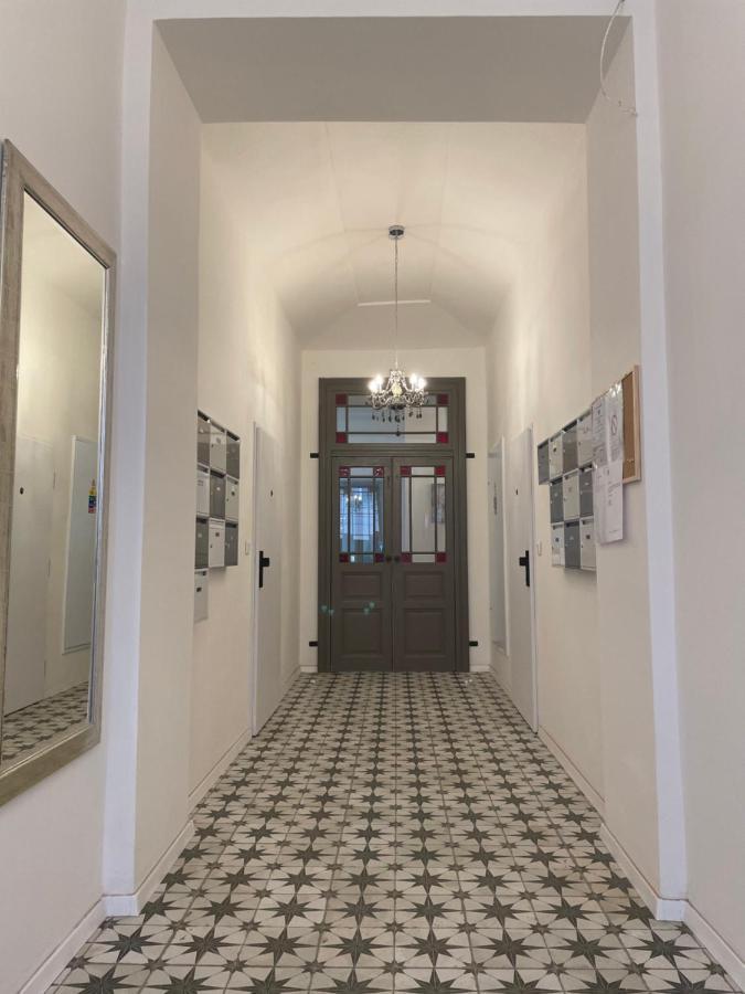 Andrews Cosy Apartment プラハ エクステリア 写真